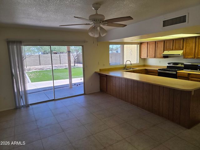 3746 W SURREY Avenue, Phoenix, AZ 85029