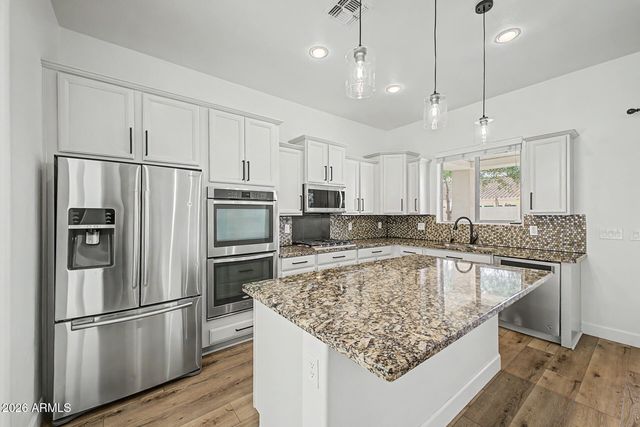10614 E LINCOLN Avenue, Mesa, AZ 85212