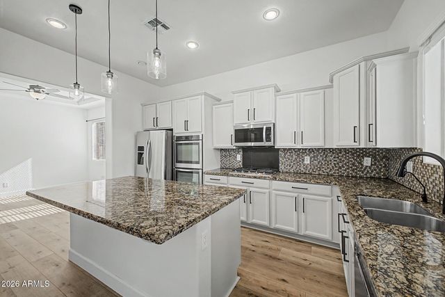 10614 E LINCOLN Avenue, Mesa, AZ 85212