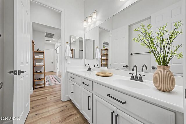 10614 E LINCOLN Avenue, Mesa, AZ 85212