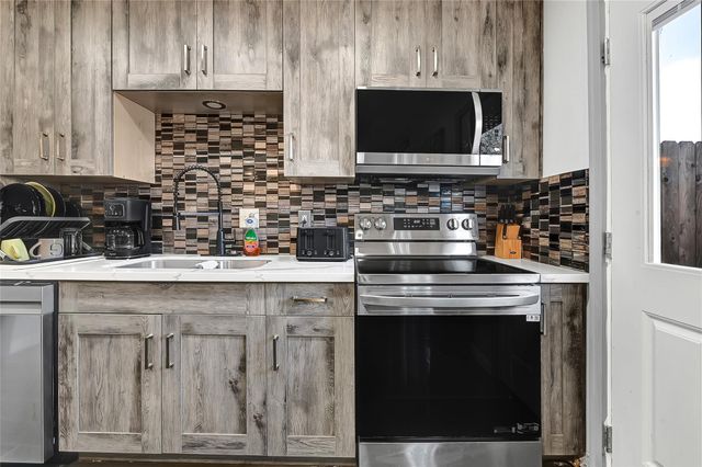 7911 Kendalia Drive, Houston, TX 77036