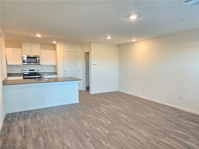 6079 Cosmos Garden Street, North Las Vegas, NV 89081