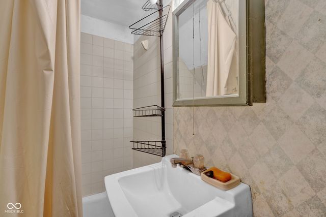 2308 Pearl Street, Columbus, IN 47201