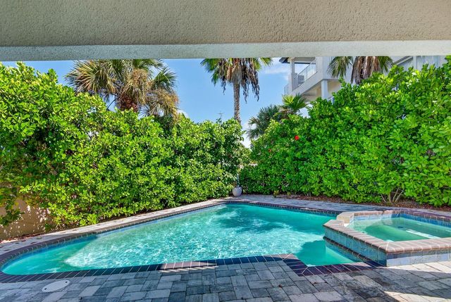 6900 BOCHI CIRCLE, Sarasota, FL 34242