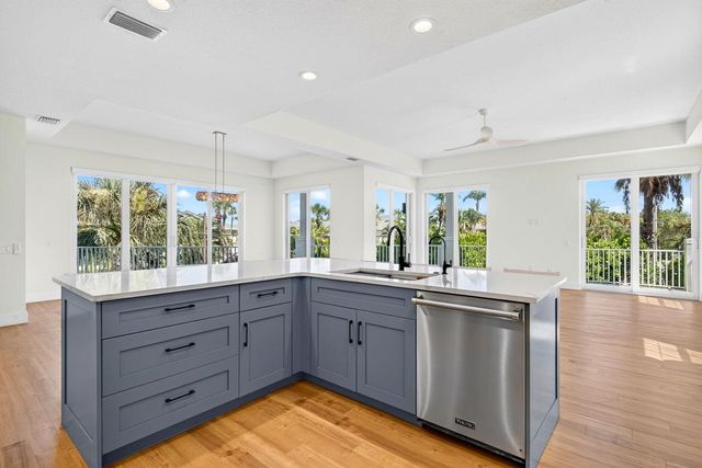 6900 BOCHI CIRCLE, Sarasota, FL 34242