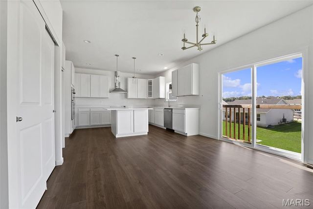 12232 Louiselle Park Drive, Maryland Heights, MO 63043