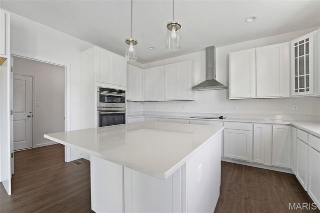 12232 Louiselle Park Drive, Maryland Heights, MO 63043