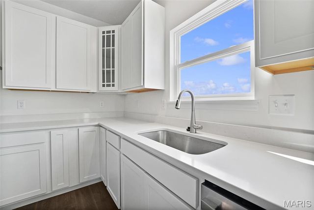 12232 Louiselle Park Drive, Maryland Heights, MO 63043