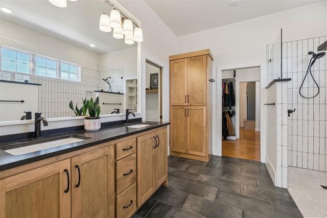 4400 W Forrest Hills Road, Guthrie, OK 73044