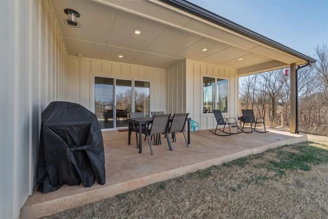4400 W Forrest Hills Road, Guthrie, OK 73044