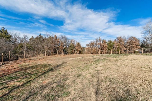 4400 W Forrest Hills Road, Guthrie, OK 73044