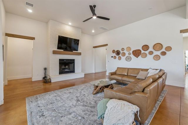 4400 W Forrest Hills Road, Guthrie, OK 73044