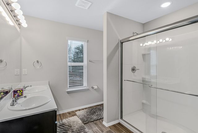 103 Rock Creek Lane, Terrell, TX 75160