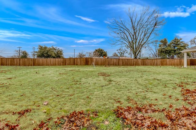 103 Rock Creek Lane, Terrell, TX 75160