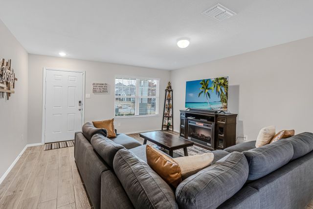 103 Rock Creek Lane, Terrell, TX 75160