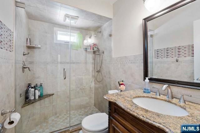217 Riverdale Drive, Fort Lee, NJ 07024