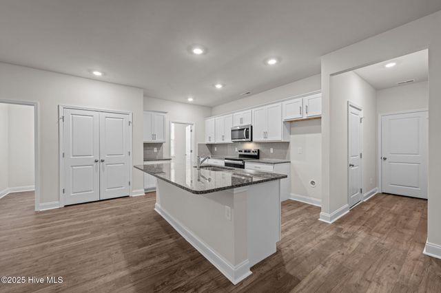 219 Lake Tyler Drive, New Bern, NC 28560