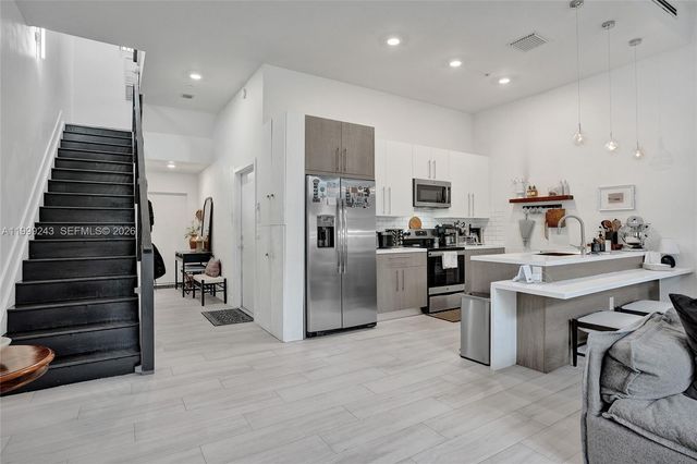 4373 NW 9th St, Plantation, FL 33317