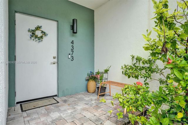 4373 NW 9th St, Plantation, FL 33317
