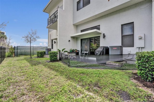 4373 NW 9th St, Plantation, FL 33317