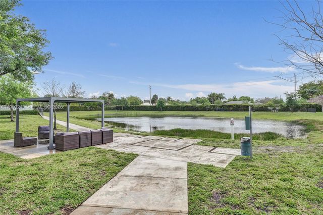 4373 NW 9th St, Plantation, FL 33317