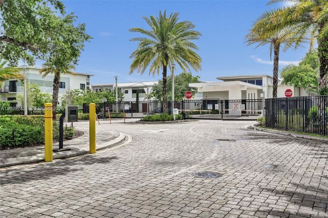 4373 NW 9th St, Plantation, FL 33317