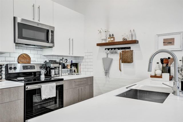 4373 NW 9th St, Plantation, FL 33317