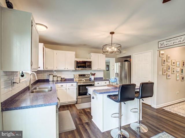 15744 BEAU RIDGE DR, Woodbridge, VA 22193