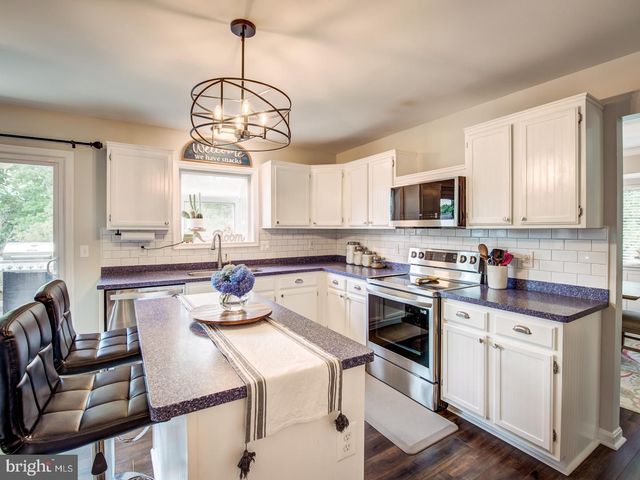 15744 BEAU RIDGE DR, Woodbridge, VA 22193
