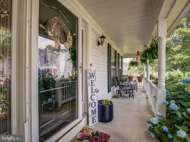 15744 BEAU RIDGE DR, Woodbridge, VA 22193