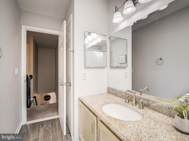 15744 BEAU RIDGE DR, Woodbridge, VA 22193