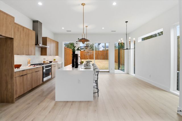 628 Wayne Street, Dallas, TX 75223