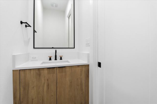 628 Wayne Street, Dallas, TX 75223