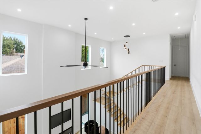 628 Wayne Street, Dallas, TX 75223