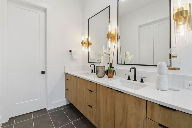 628 Wayne Street, Dallas, TX 75223