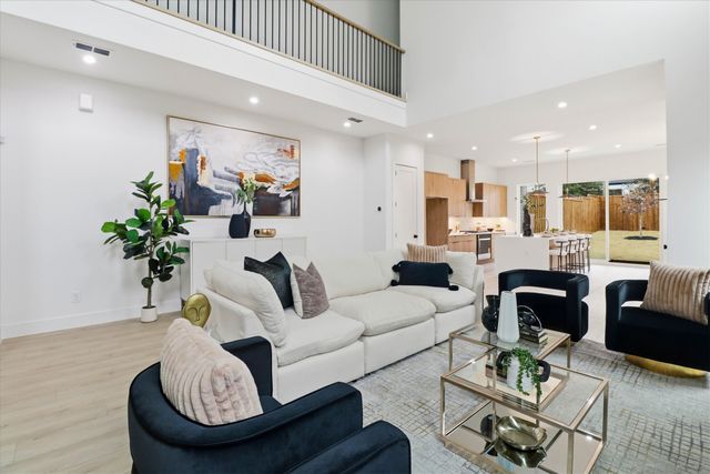 628 Wayne Street, Dallas, TX 75223