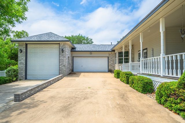 1701 Mountain Laurel, Kerrville, TX 78028