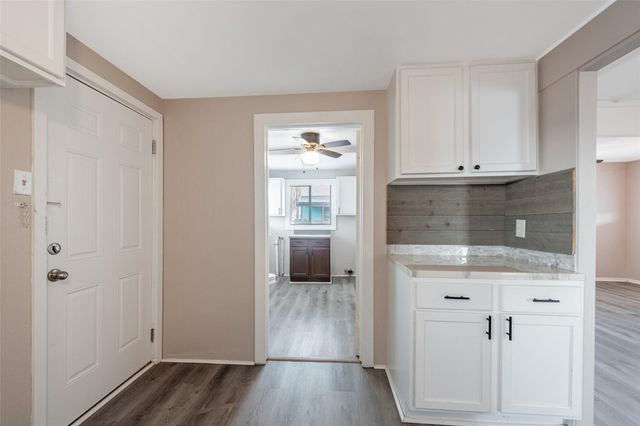 514 Texas Street, Surfside Beach, TX 77541