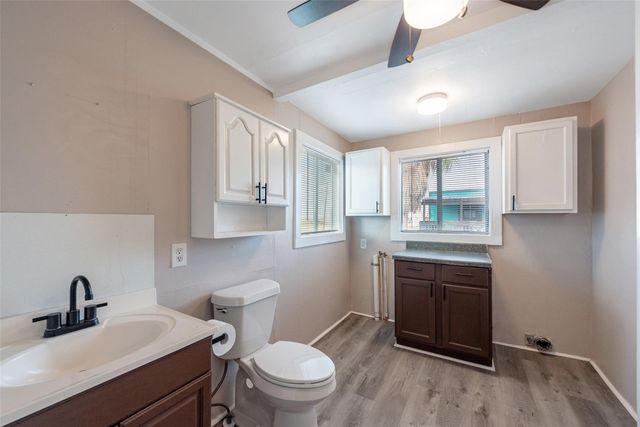 514 Texas Street, Surfside Beach, TX 77541