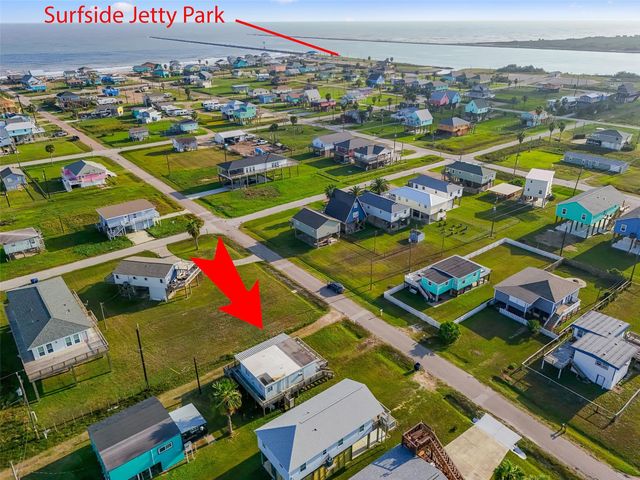 514 Texas Street, Surfside Beach, TX 77541