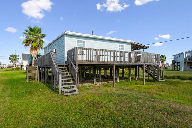 514 Texas Street, Surfside Beach, TX 77541