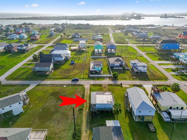 514 Texas Street, Surfside Beach, TX 77541