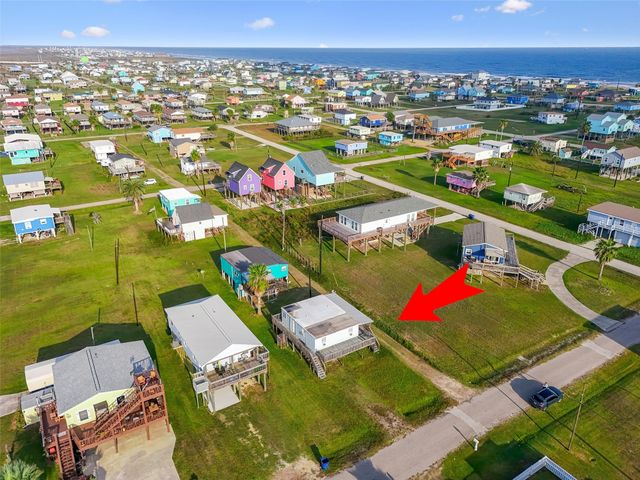 514 Texas Street, Surfside Beach, TX 77541