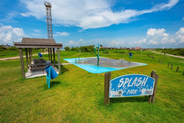 514 Texas Street, Surfside Beach, TX 77541