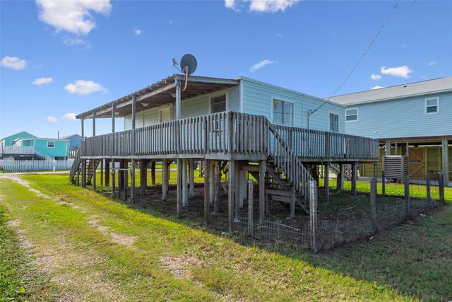 514 Texas Street, Surfside Beach, TX 77541