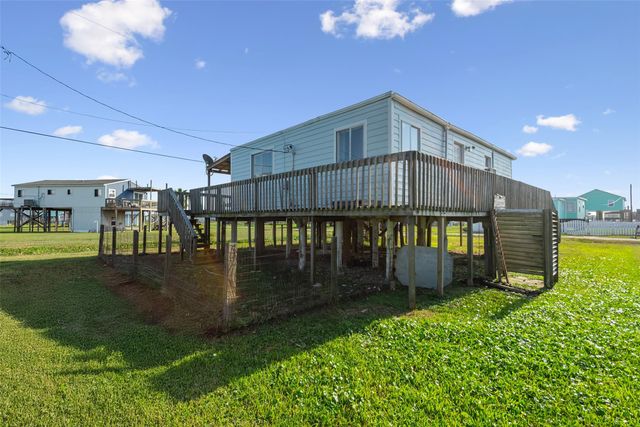 514 Texas Street, Surfside Beach, TX 77541