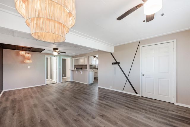 514 Texas Street, Surfside Beach, TX 77541