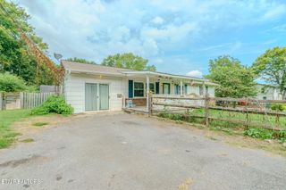 717 Birchbrook Drive, Knoxville, TN 37918