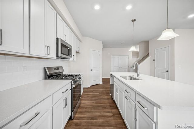 1905 Salt Springs Drive, Saline, MI 48176