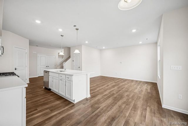 1905 Salt Springs Drive, Saline, MI 48176